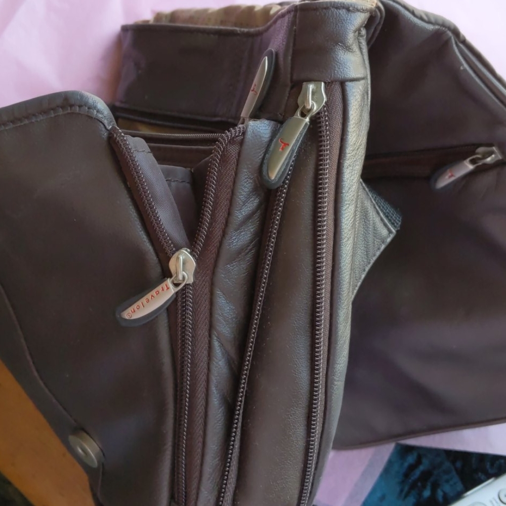 Travelon Bag - Picture 6 of 6